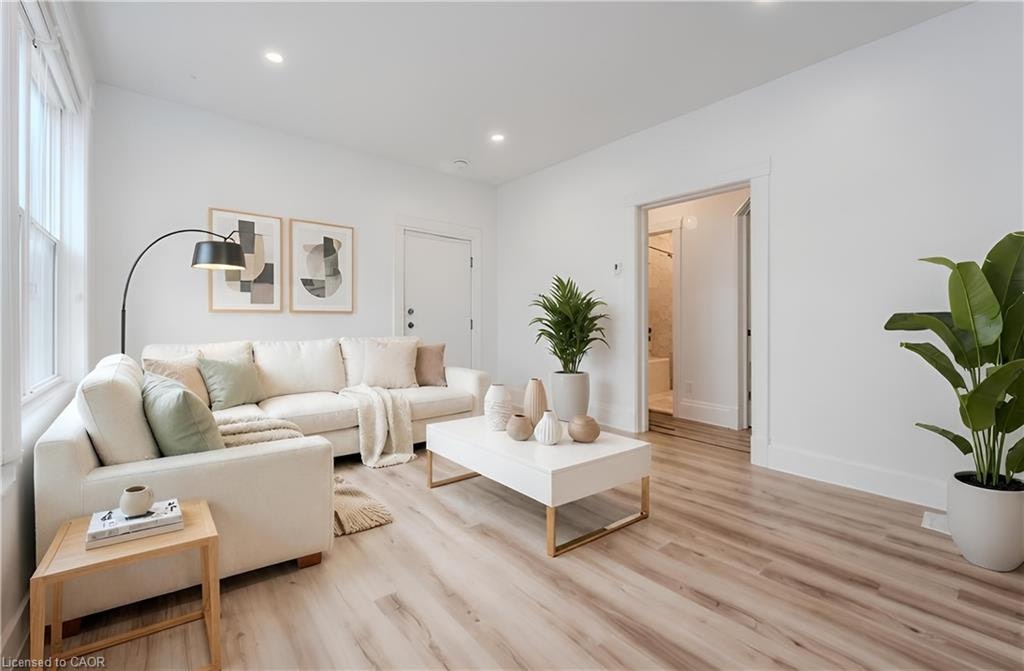 A-76 Wellington Street N, Kitchener, ON, N2H 5J6 - 5