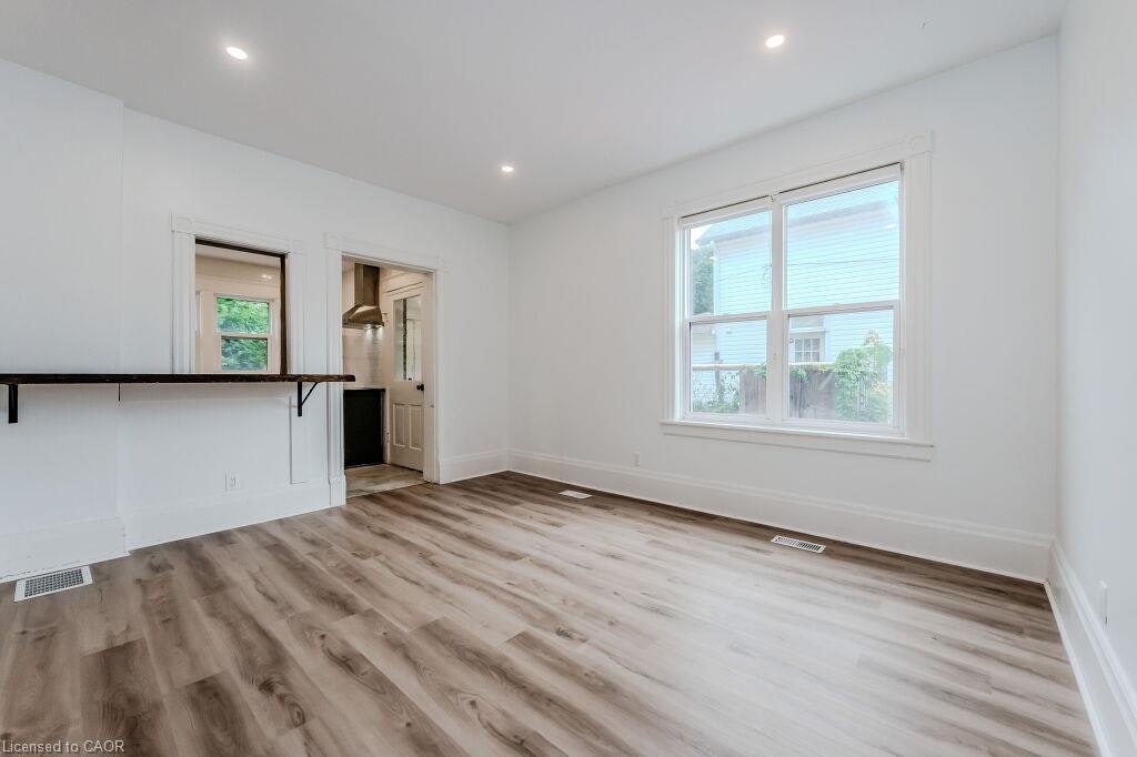 A-76 Wellington Street N, Kitchener, ON, N2H 5J6 - 8