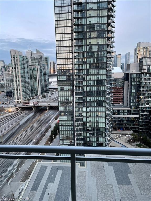 2203-15 Iceboat Terrace, Toronto, ON, M5V 4A5 - 14