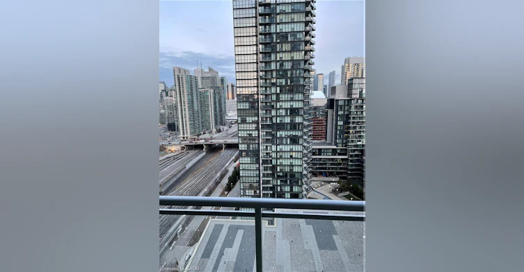 2203-15 Iceboat Terrace, Toronto, ON, M5V 4A5 - 14