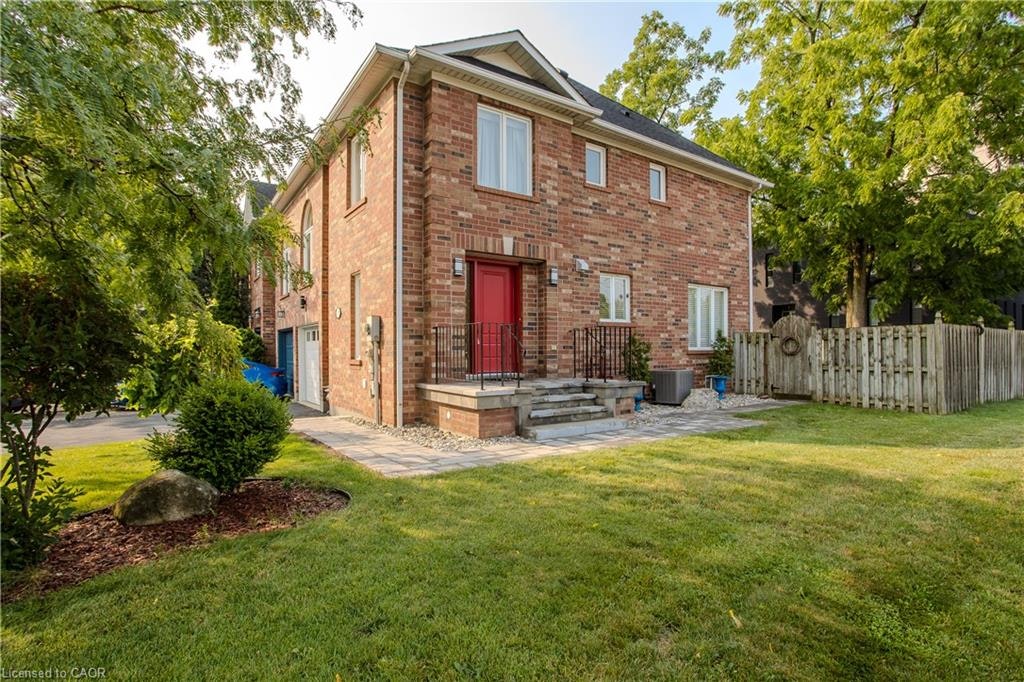 2010 Grovetree Lane, Burlington, ON, L7R 4V4