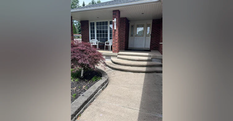 7594 Canterbury Crescent, Niagara Falls, ON, L2H 3E7 - 2