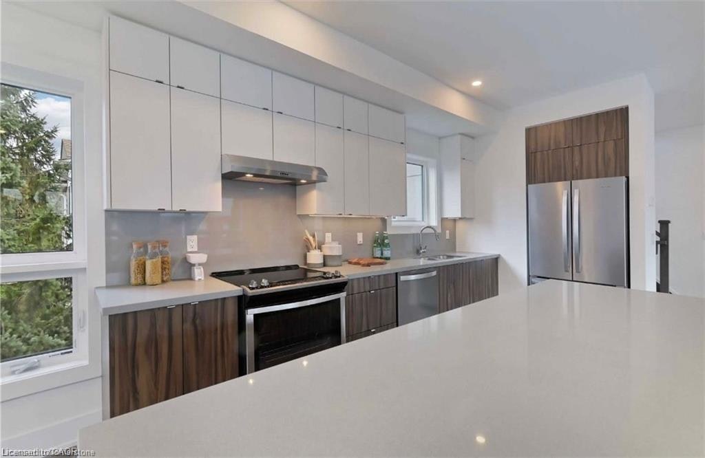 2-5451 Lakeshore Road, Burlington, ON, L7L 1E1 - 3