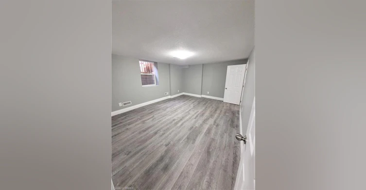 Lower-76 Glenview Avenue, Cambridge, ON, N1R 2W2 - 7