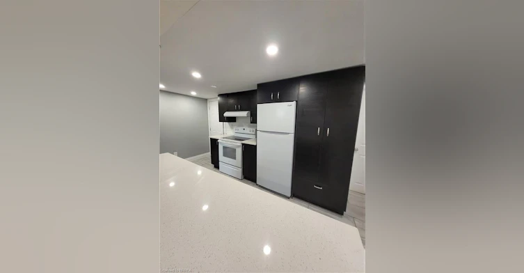 Lower-76 Glenview Avenue, Cambridge, ON, N1R 2W2 - 3