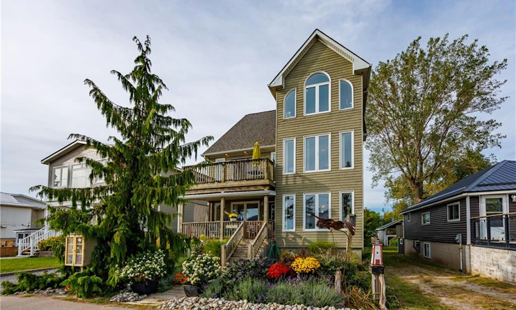 26 Erie Boulevard