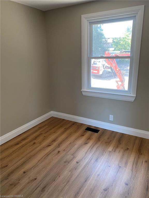 Main-25 Hickery Place, Brantford, ON, N3S 3C7 - 12