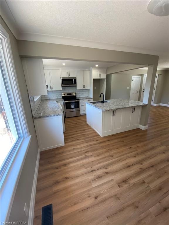 Main-25 Hickery Place, Brantford, ON, N3S 3C7 - 3