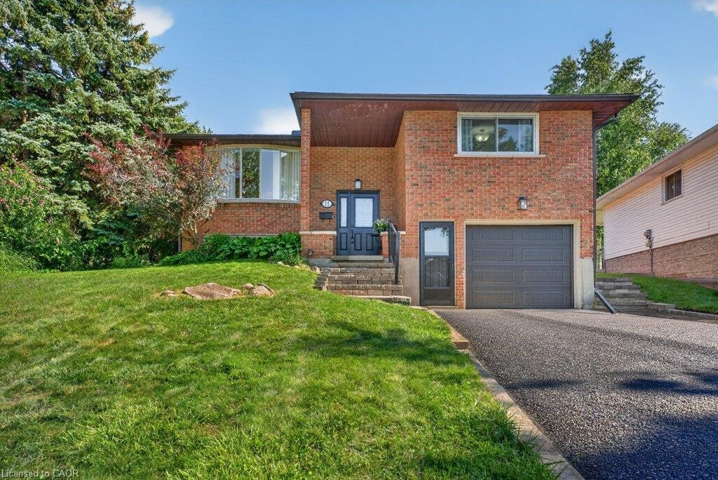 11 Graywood Court, Kitchener, ON, N2E 1W2