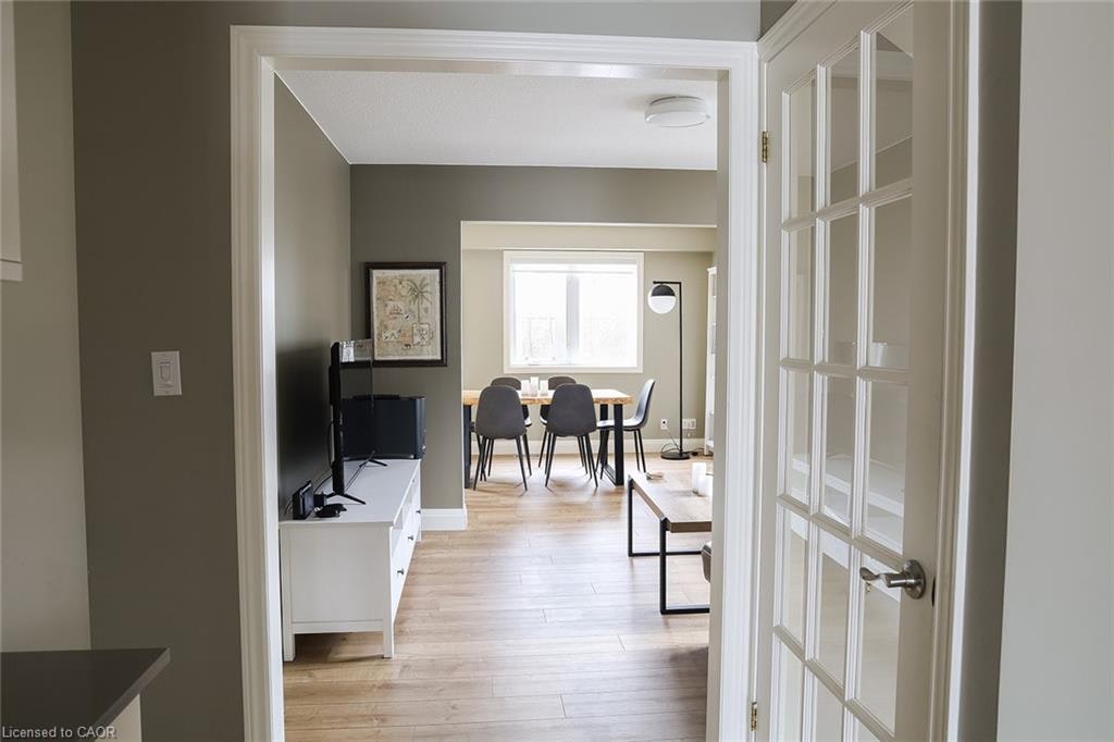 406 Ferguson Avenue N, Hamilton, ON, L8L 4Y7 - 3