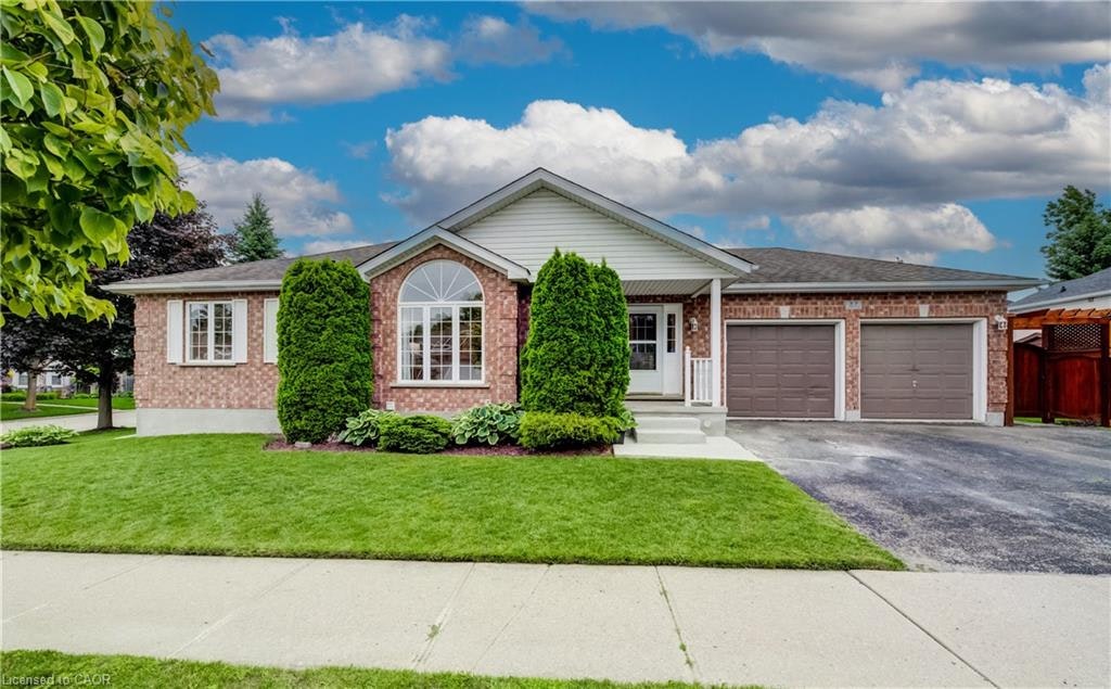 27 Chandos Drive, Kitchener, ON, N2A 3C2