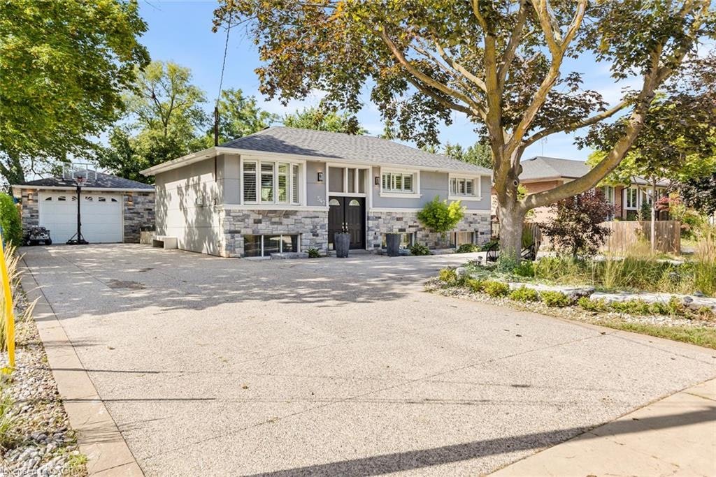 547 Pinegrove Road, Oakville, ON, L6K 2C2