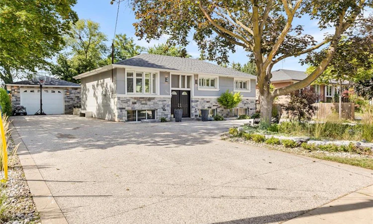 547 Pinegrove Road