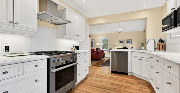 3046 South Drive, Burlington, ON, L7N 1H2 - 8