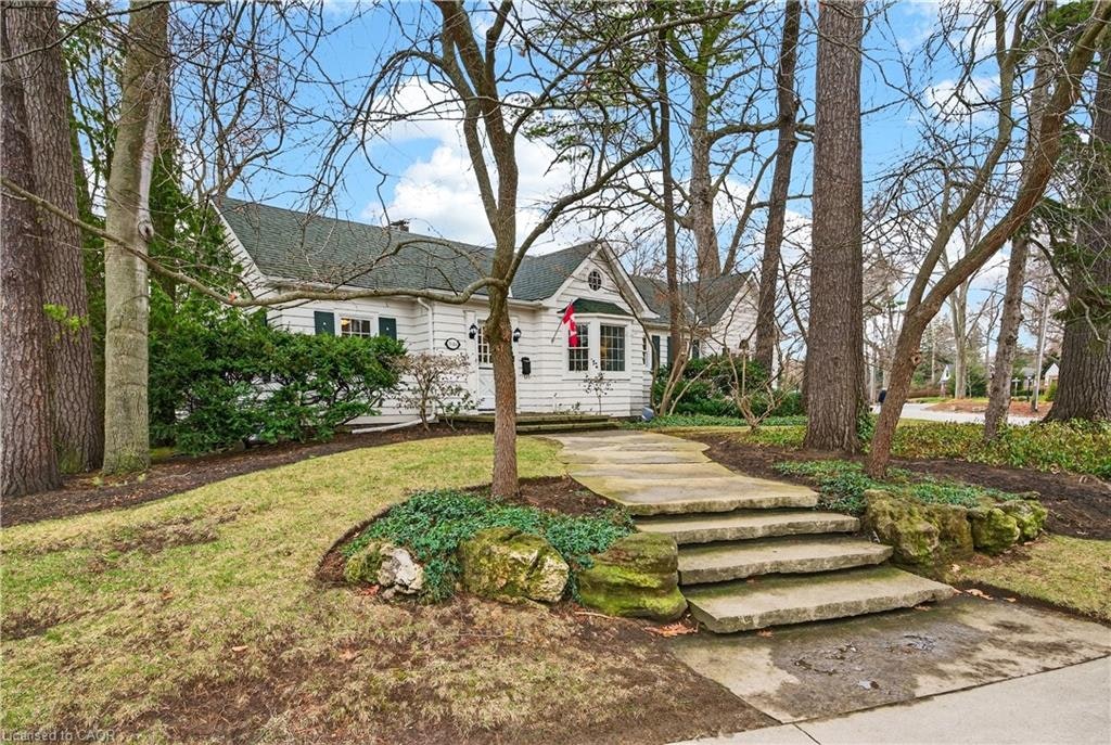3046 South Drive, Burlington, ON, L7N 1H2 - 2