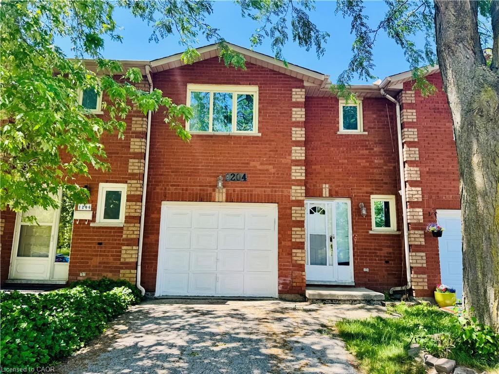 1204 Upper Wentworth Street, Hamilton, ON, L9A 5G2