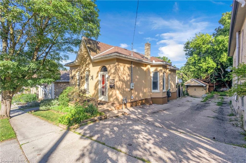 17 Scarfe Avenue, Brantford, ON, N3T 3P6