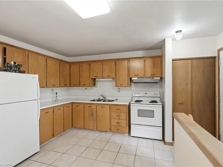44 Mcdonald Court, Hamilton, ON, L9H 7C4 - 9