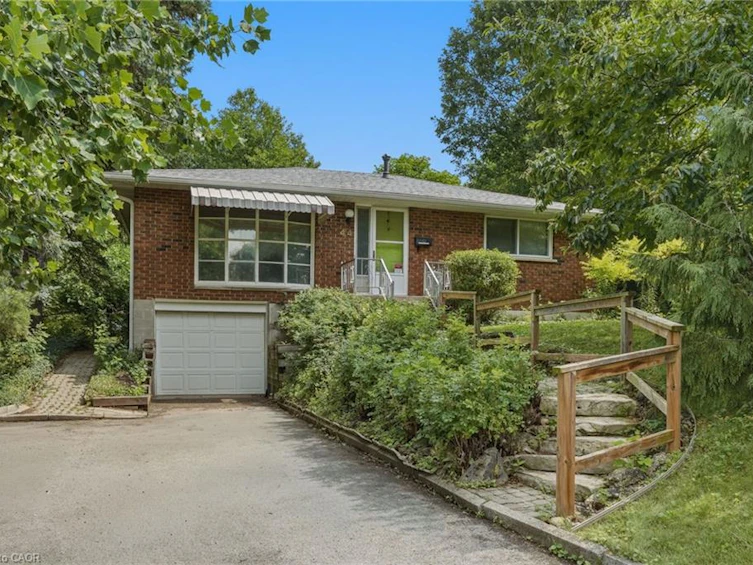 44 Mcdonald Court, Hamilton, ON, L9H 7C4