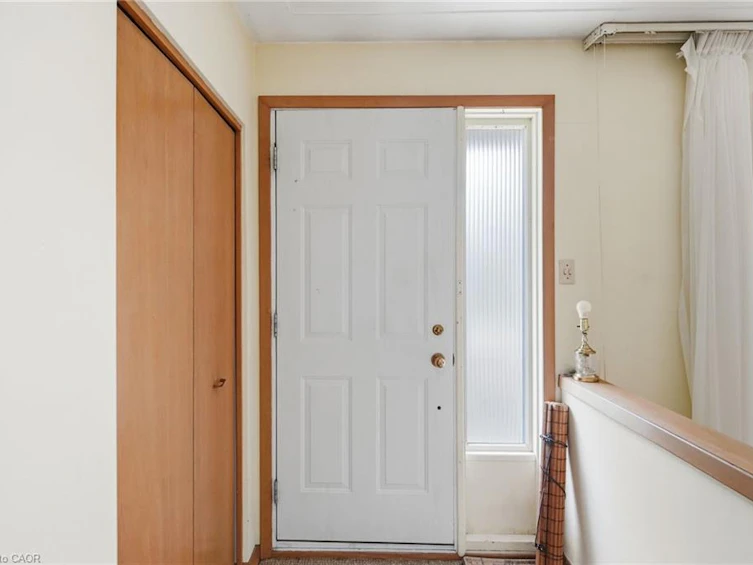 44 Mcdonald Court, Hamilton, ON, L9H 7C4 - 4