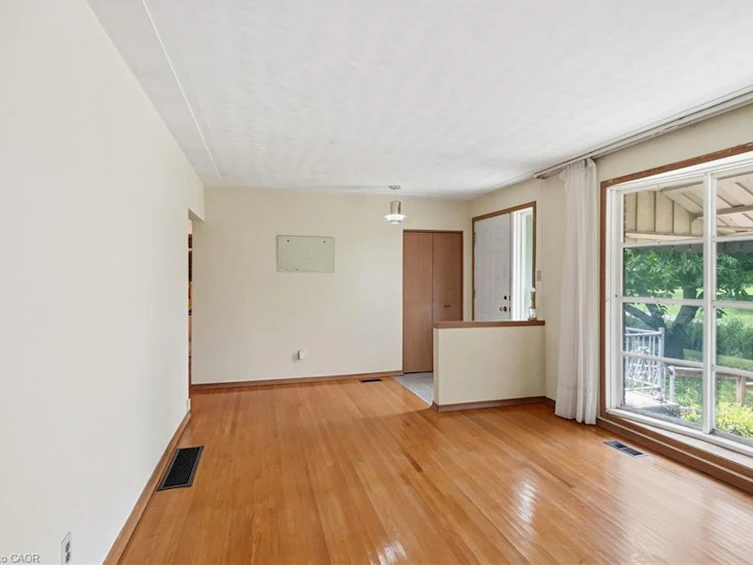 44 Mcdonald Court, Hamilton, ON, L9H 7C4 - 7