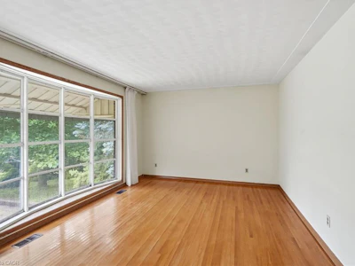 44 Mcdonald Court - 5