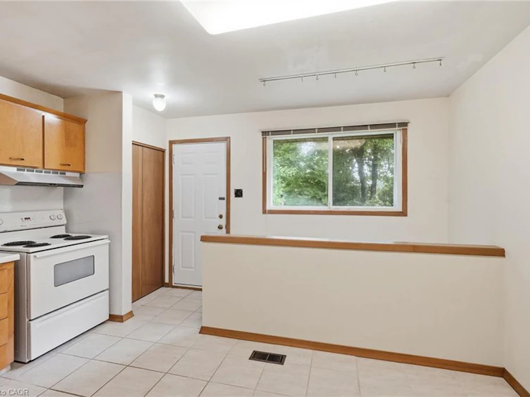 44 Mcdonald Court, Hamilton, ON, L9H 7C4 - 10