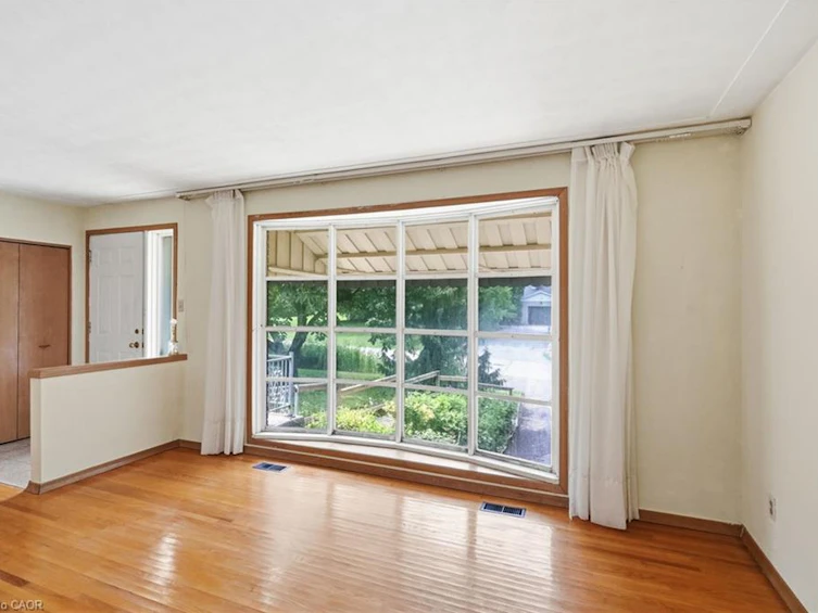 44 Mcdonald Court, Hamilton, ON, L9H 7C4 - 6