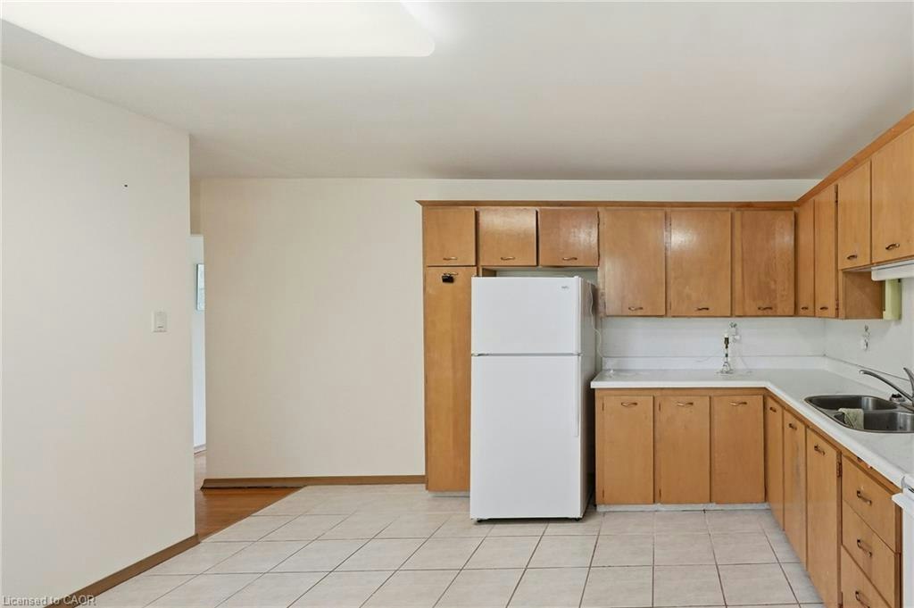 44 Mcdonald Court, Hamilton, ON, L9H 7C4 - 11