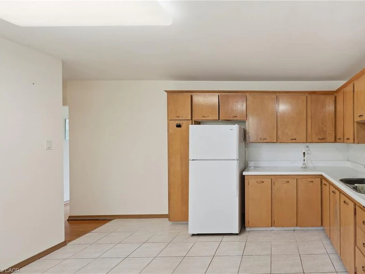 44 Mcdonald Court, Hamilton, ON, L9H 7C4 - 11