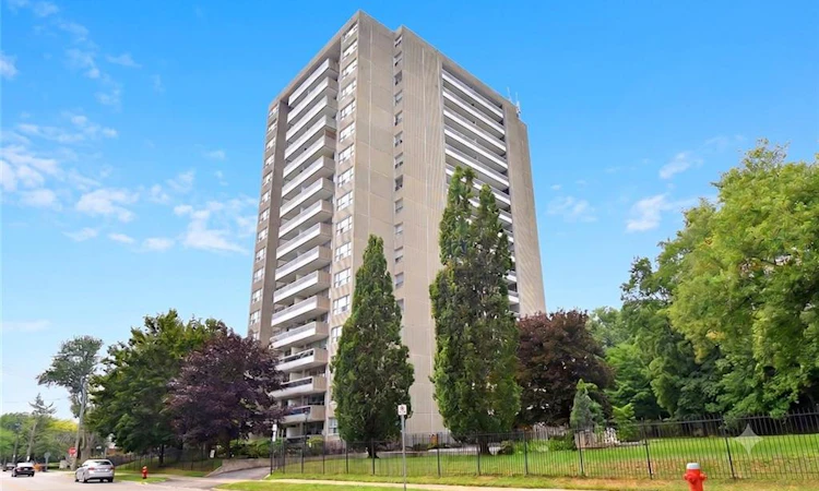 401-2263 Marine Drive