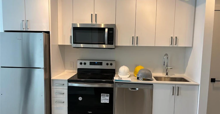 1215-2782 Barton Street E, Hamilton, ON, L8E 0L3 - 4