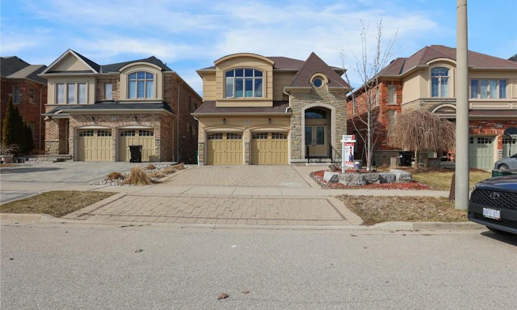 584 Pinery Trail