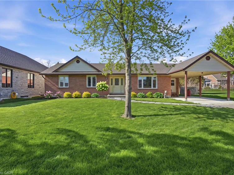 133 New Lakeshore Road, Norfolk County, ON, N0A 1N3