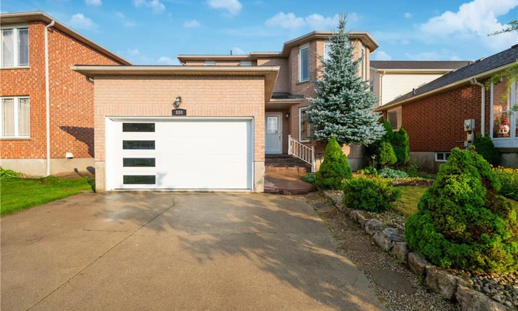 888 Paisley Road