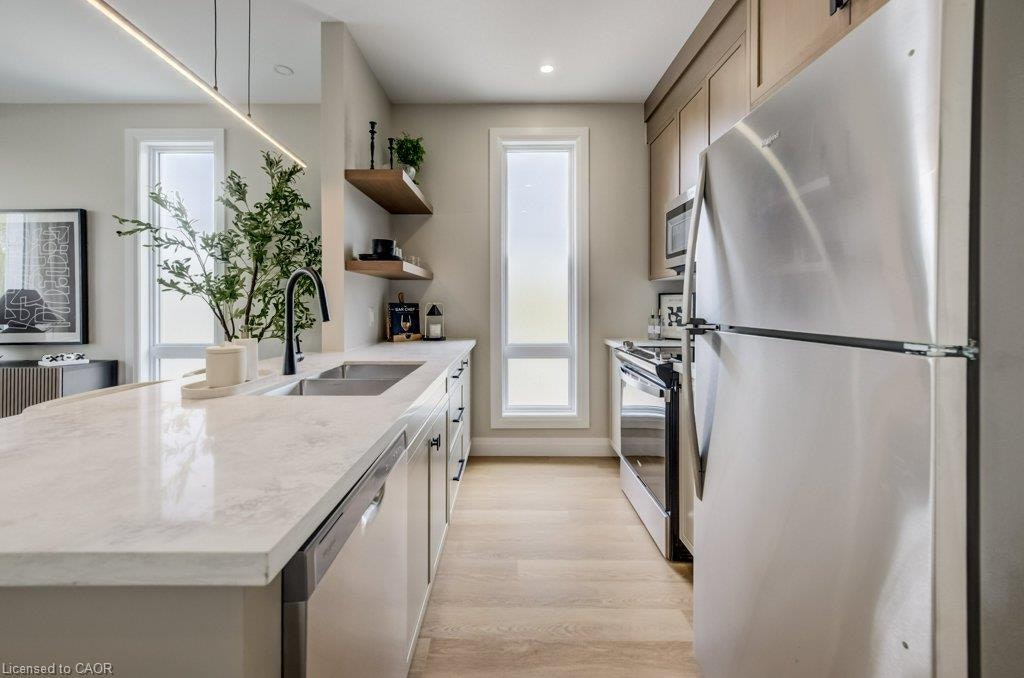 Upper unit (The Grove)-210 Heritage Drive, Kitchener, ON, N2B 0B5 - 4