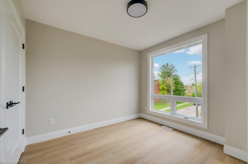 Upper unit (The Grove)-210 Heritage Drive, Kitchener, ON, N2B 0B5 - 14