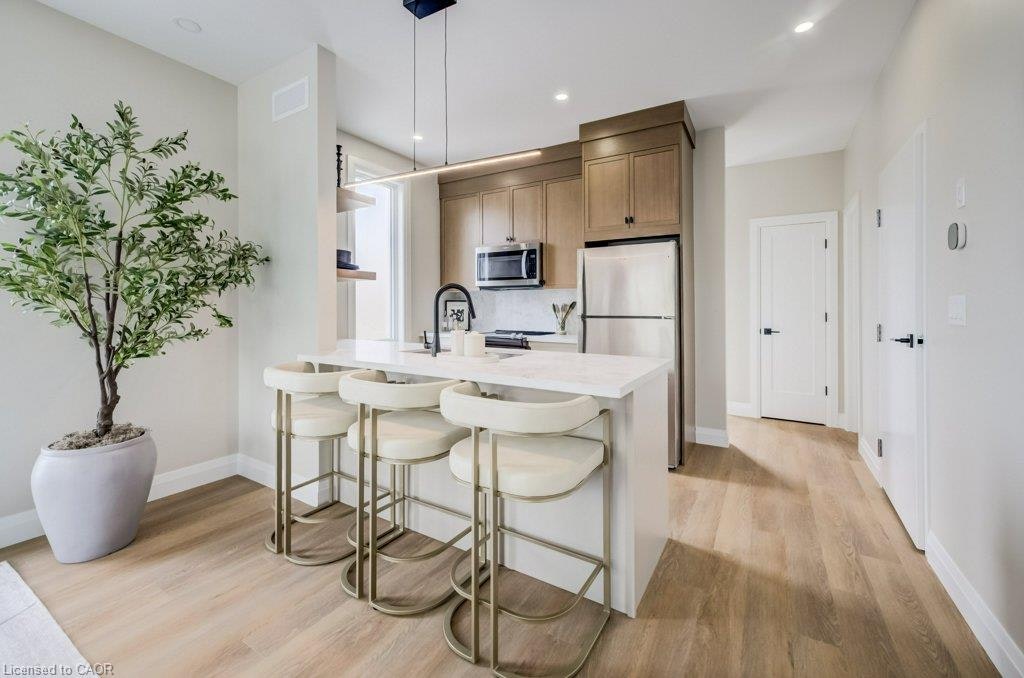 Upper unit (The Grove)-210 Heritage Drive, Kitchener, ON, N2B 0B5 - 8