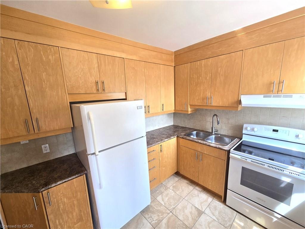 849 Bloor Street W, Toronto, ON, M6G 1M3 - 9