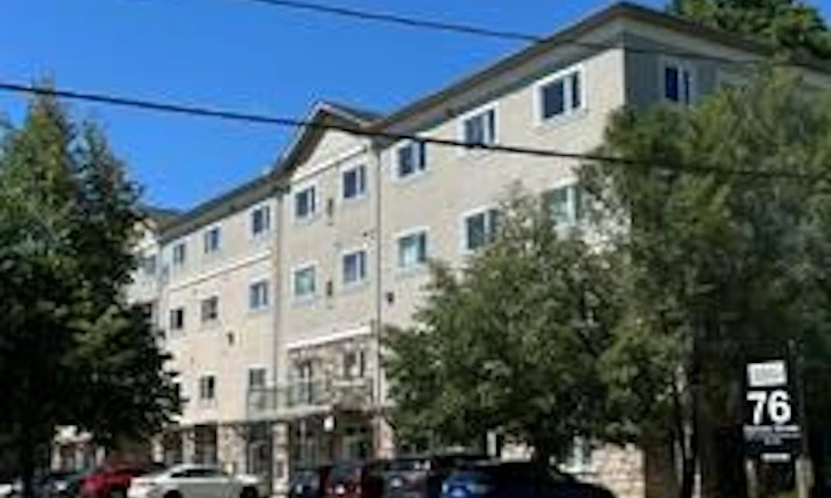 208-76 Sydney Street S