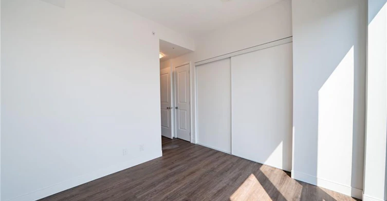 1703 B-8 Hughson Street N, Hamilton, ON, L8R 3L5 - 6