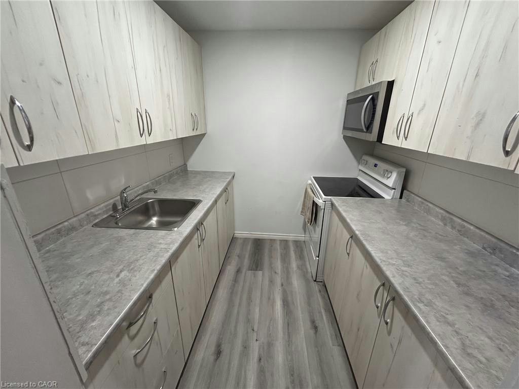 4-303 King Street N, Waterloo, ON, N2J 2Z1 - 6