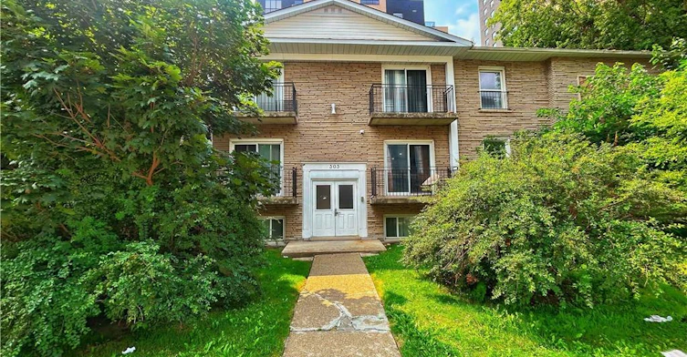 4-303 King Street N, Waterloo, ON, N2J 2Z1