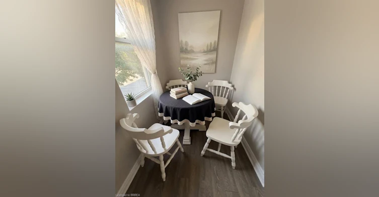 UPPER-107 Brant Avenue, Brantford, ON, N3T 3H4 - 3