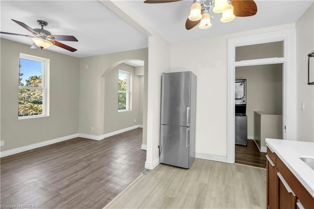 UPPER-107 Brant Avenue, Brantford, ON, N3T 3H4 - 10
