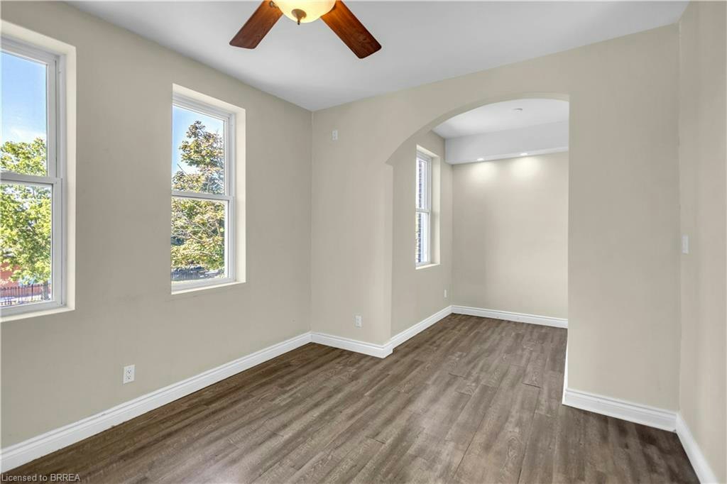 UPPER-107 Brant Avenue, Brantford, ON, N3T 3H4 - 11