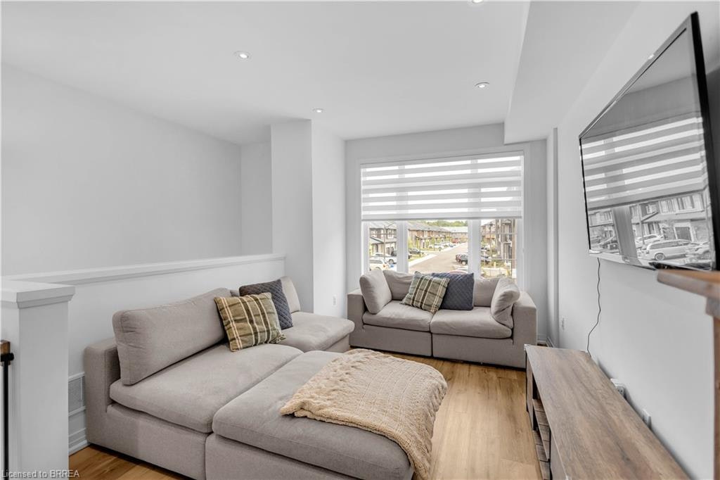 86-461 Blackburn Drive, Brantford, ON, N3T 0W9 - 4