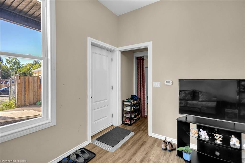 2-92 Alfred Street, Brantford, ON, N3S 5G2 - 8
