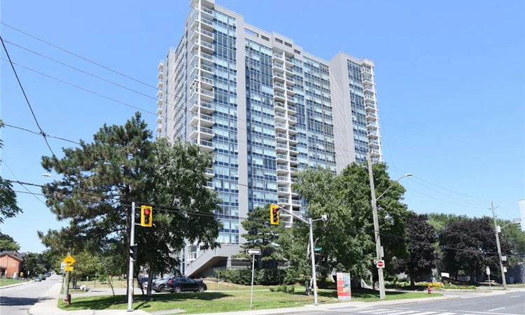 1204-75 Queen Street N
