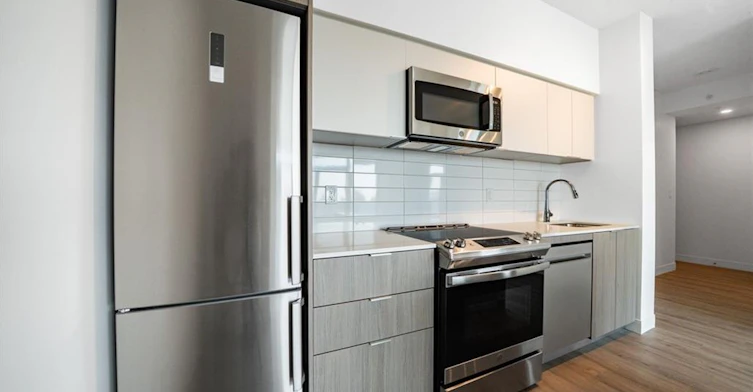 2207 B-8 Hughson Street N, Hamilton, ON, L8R 3L5 - 8